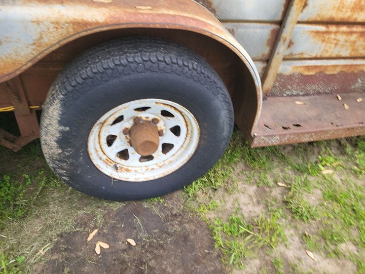 1990-s&h-tandem-axle-bumper-livestock-trailer-image-22