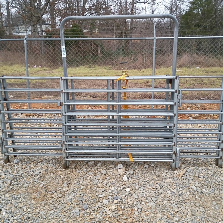 #23125 • Corral Panels w/ Gate