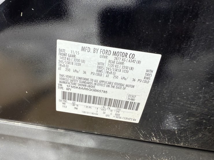 2016-ford-explorer-image-21