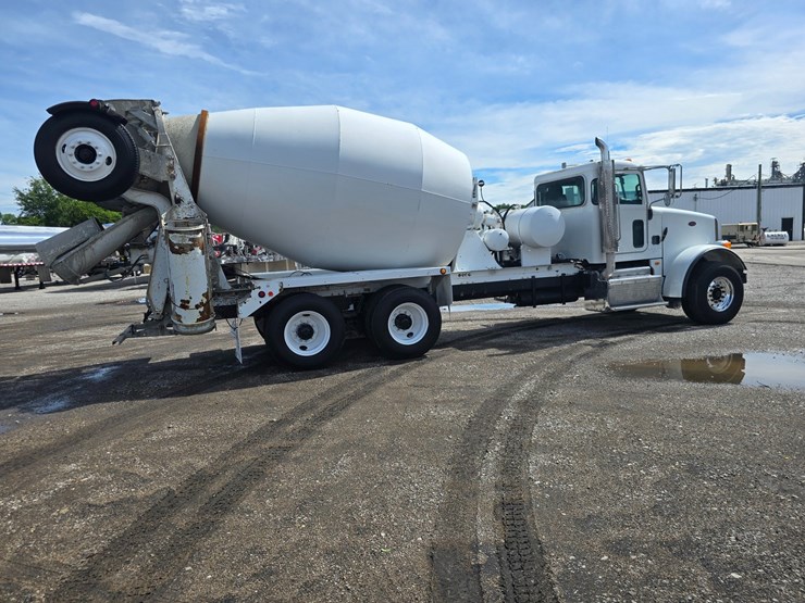 2014-peterbilt-365-image-32