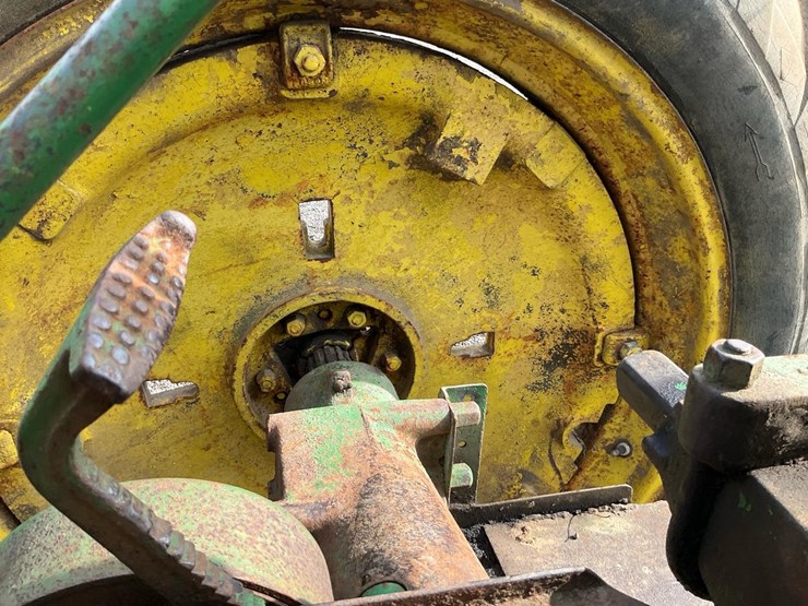 john-deere-b-image-29