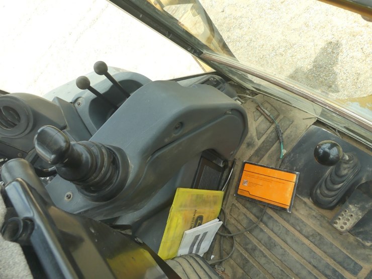 deere-410j-image-16