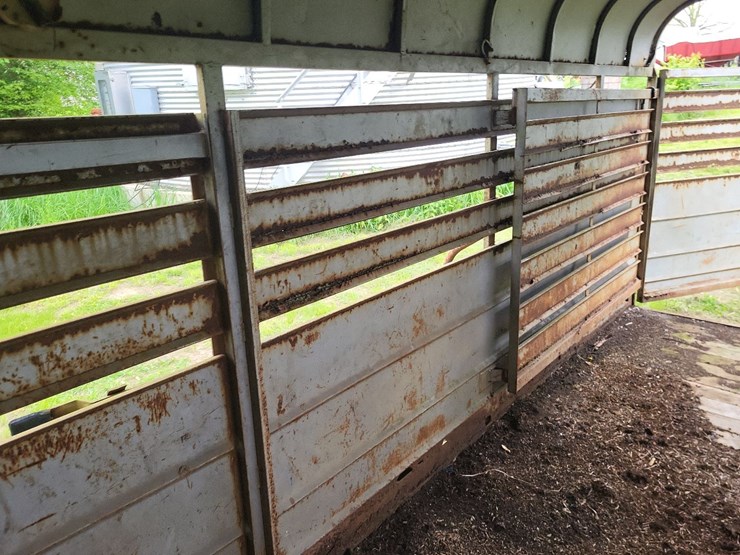 1990-s&h-tandem-axle-bumper-livestock-trailer-image-34