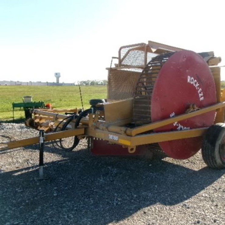 2006 HAYBUSTER 3106
