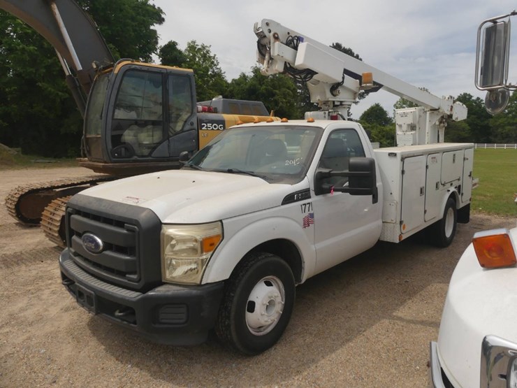 2015-ford-f350-xl-image-1