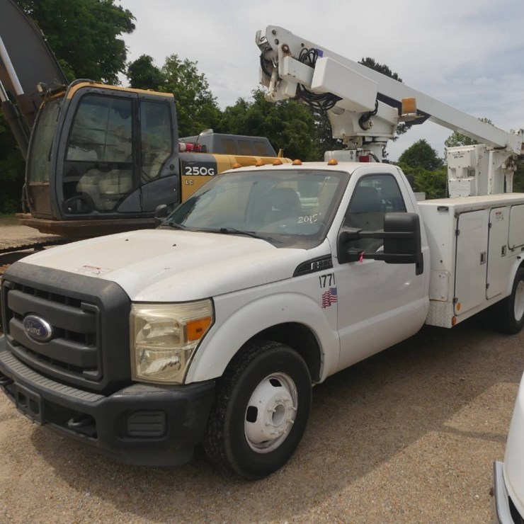 2015 FORD F350 XL