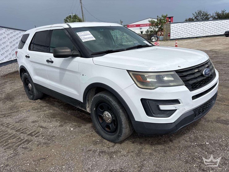 2017-ford-explorer-image-2
