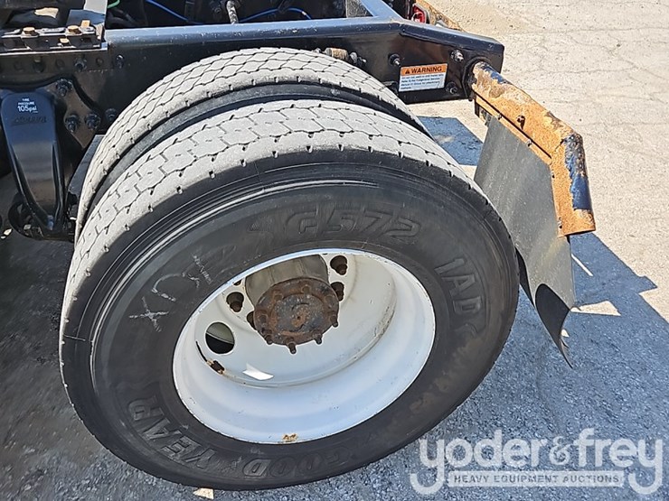 2019-freightliner-cascadia-125-image-28