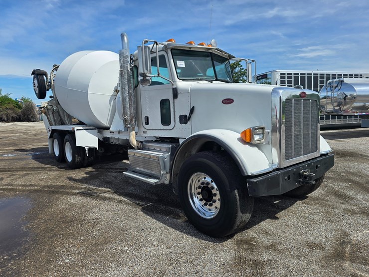2014-peterbilt-365-image-42