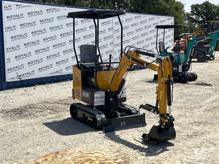 mini-excavator-image-4