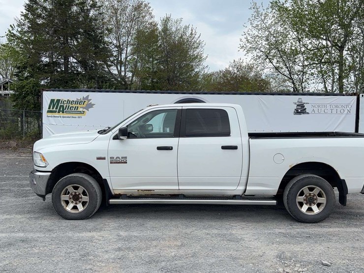 2013-dodge-2500-image-6