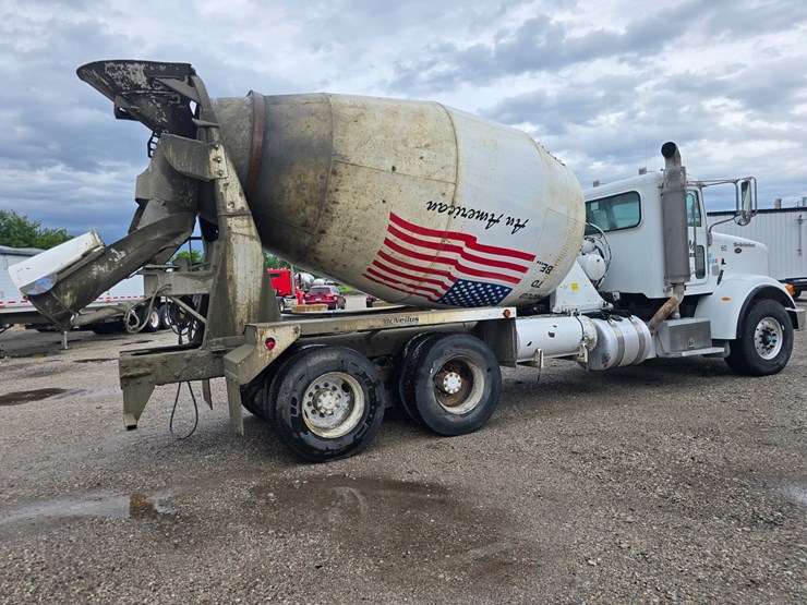 2009-peterbilt-365-image-21