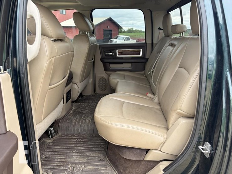 2011-dodge-ram-3500-image-16