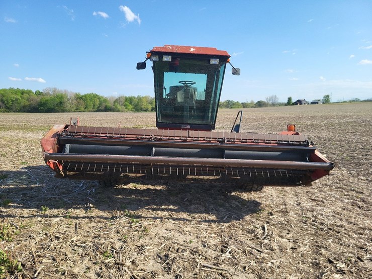 international-8840-swather-image-8