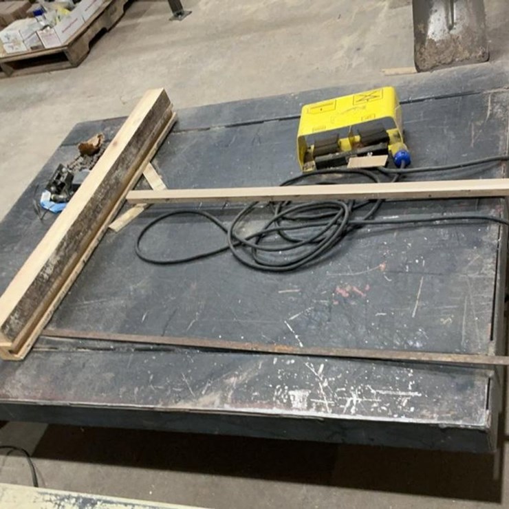 #157 • Scissor Lift
