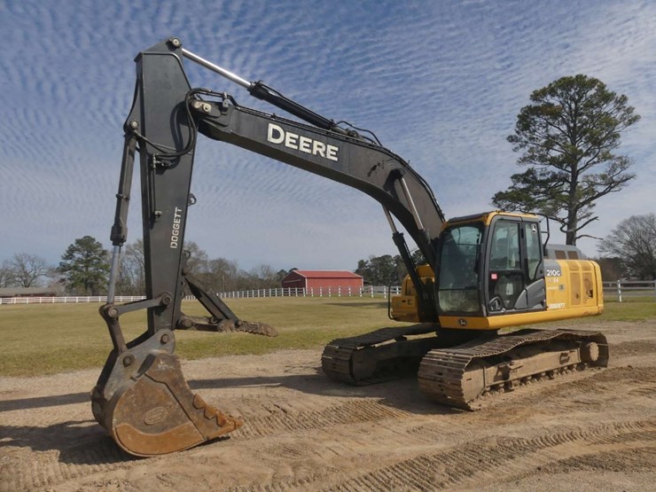 2019-deere-210g-image-1