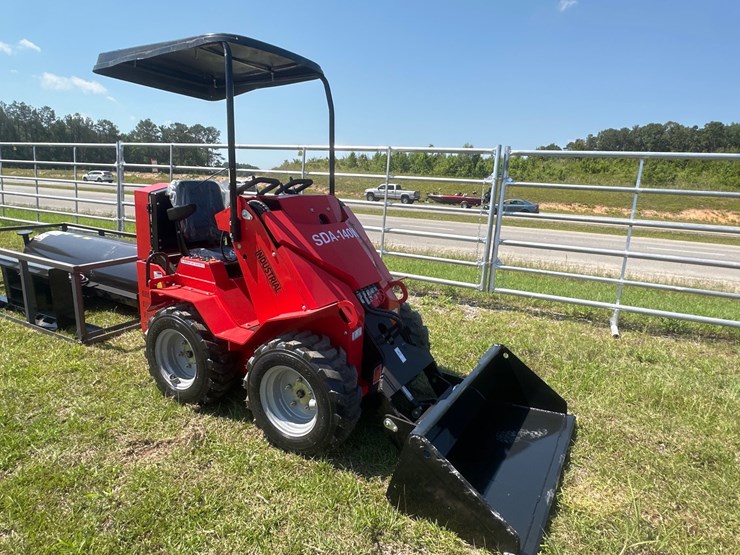 #20697-•-new-agt-sda-140w-mini-skid-steer-image-2
