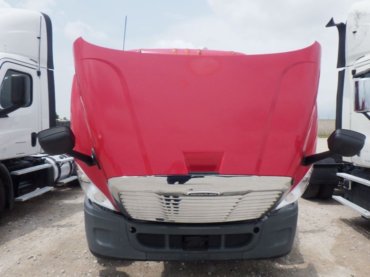 2015-freightliner-cascadia-113-image-21