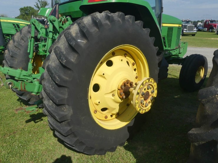 2000-john-deere-7210-image-11