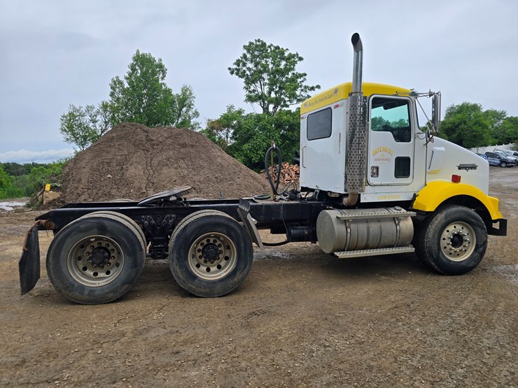 1999-kenworth-t800-image-22