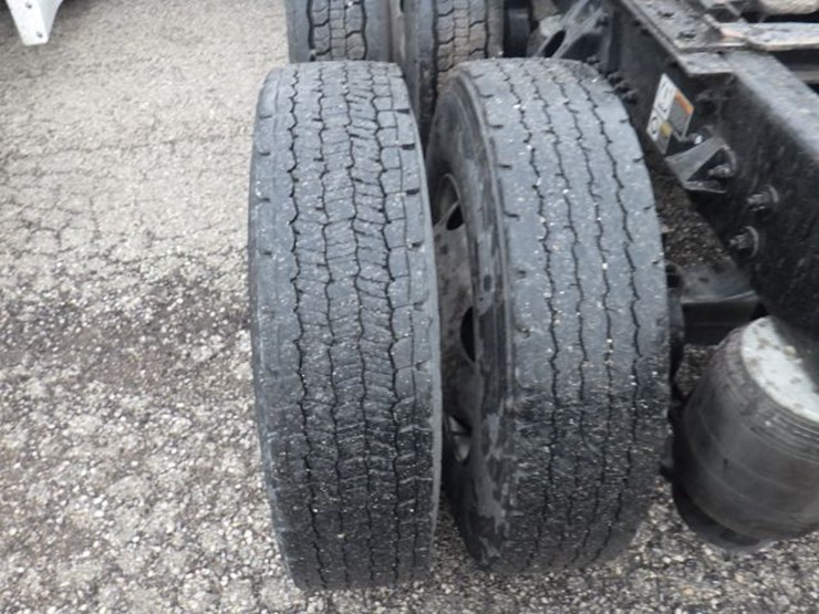2022-kenworth-t680-image-14