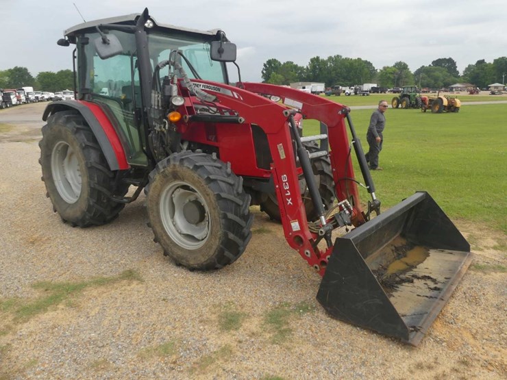 2018-massey-ferguson-4707-image-2