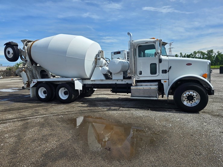 2014-peterbilt-365-image-38