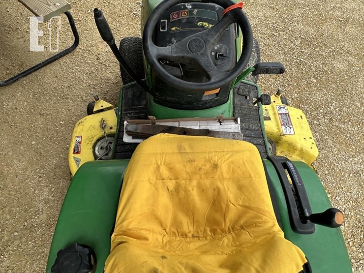 john-deere-gt235-image-6