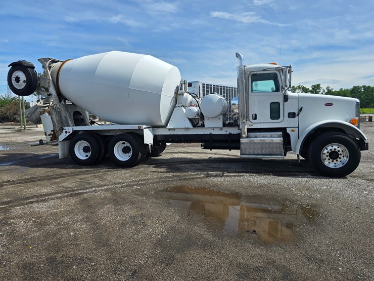2014-peterbilt-365-image-37