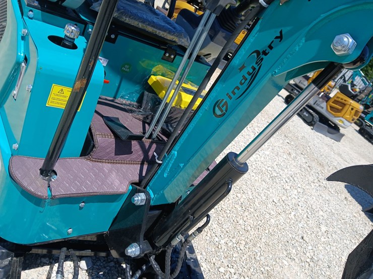 #l42-006-•-2026-cfg-kv15r-mini-excavator-image-24