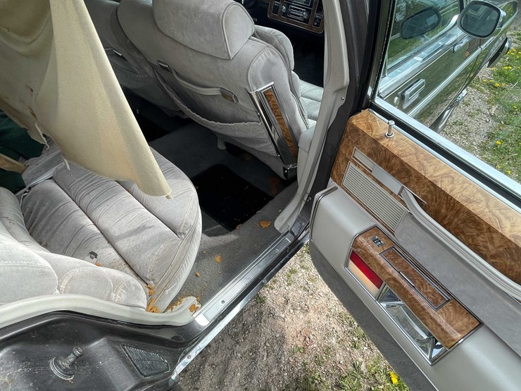 #140-•-1983-buick-park-avenue-(title-in-delay)-(kaukauna,-wi)-image-37