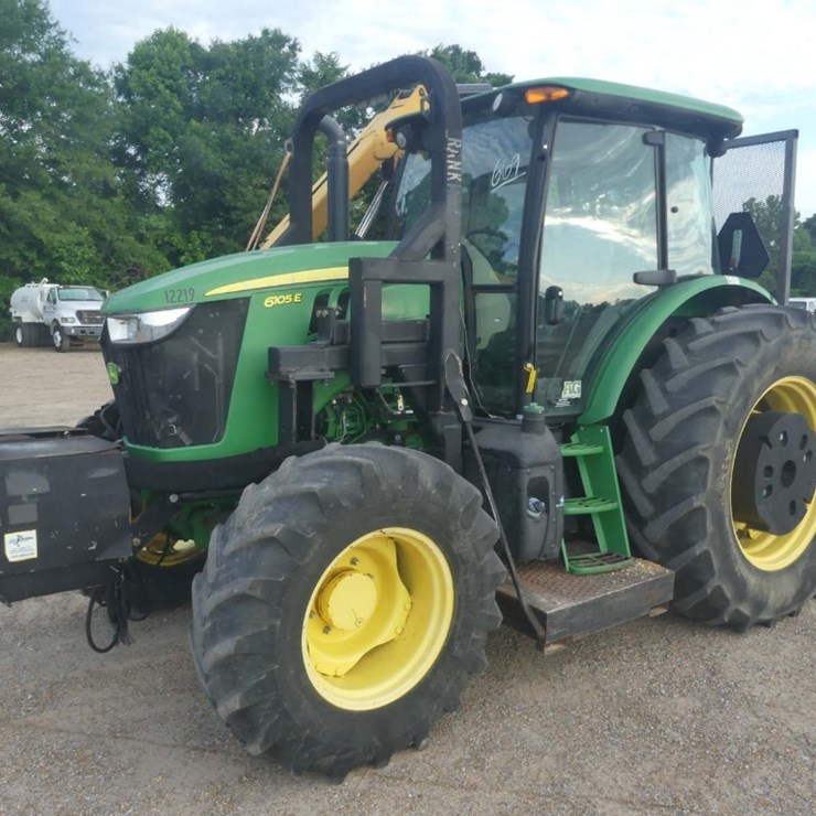 JOHN DEERE 6105E