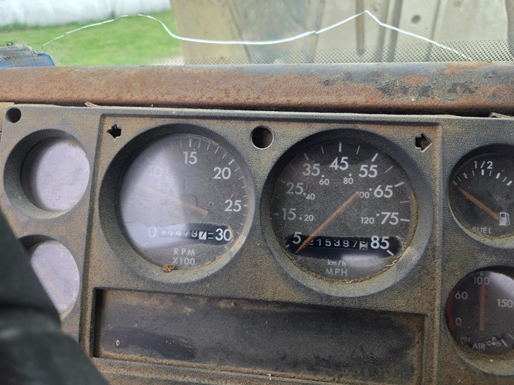 1999-freightliner-fl70-image-58