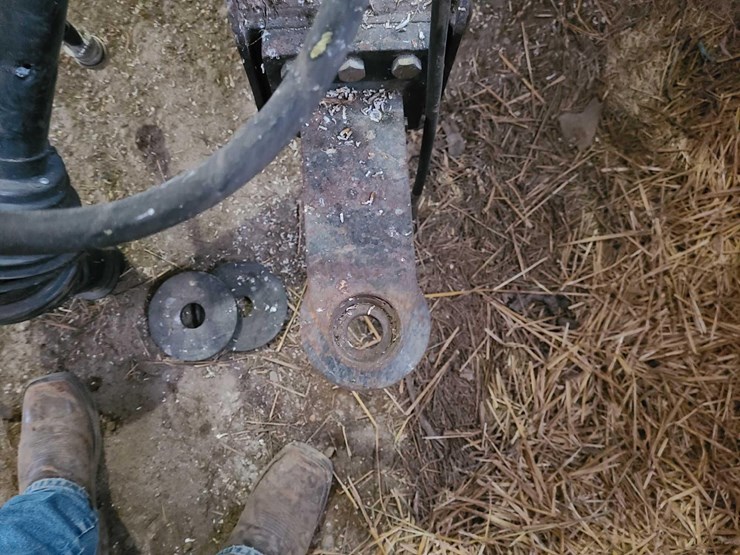 2014-new-holland-340-image-21