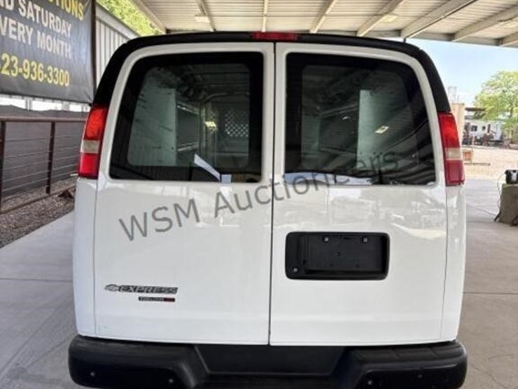 2014-chevrolet-express-1500-image-8