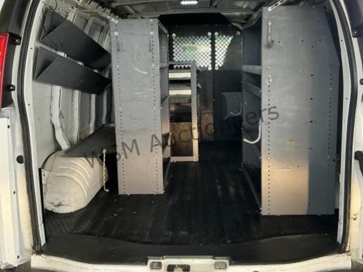 2013-chevrolet-express-2500-image-10