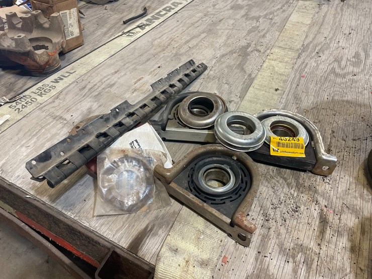 #40249-•-lot-of-bearings-image-1