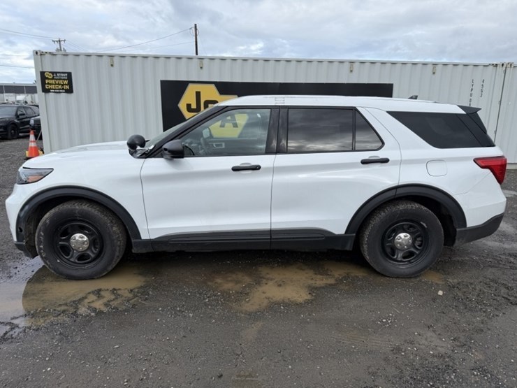 2020-ford-explorer-image-7