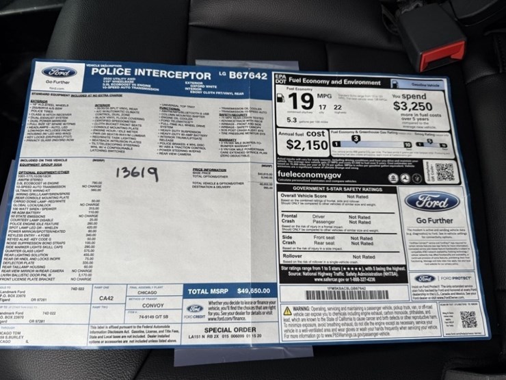 2020-ford-explorer-image-25