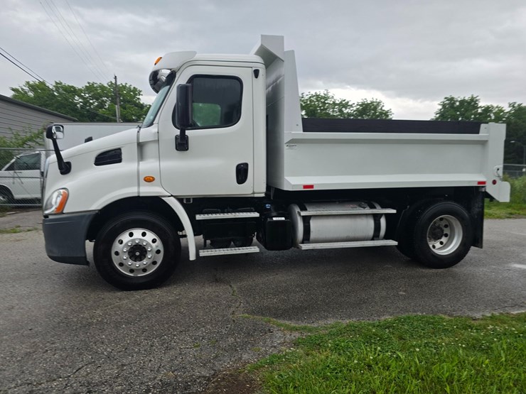 2015-freightliner-cascadia-113-image-6