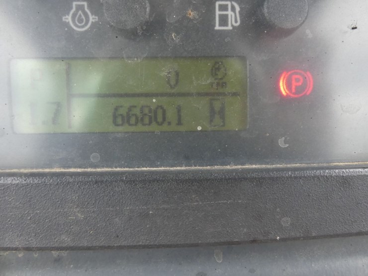 2012-deere-700k-lgp-image-17