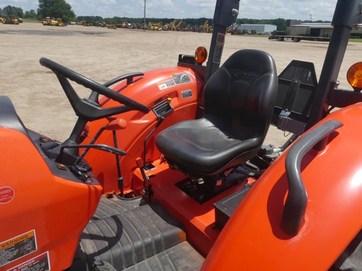 2020-kubota-m5660su-image-11