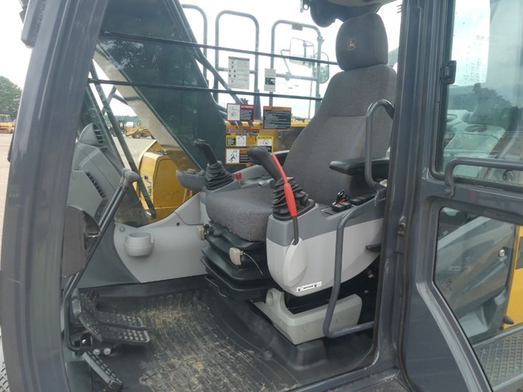 2023-john-deere-160-image-12
