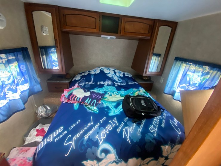 2012-keystone-springdale-rv-image-49