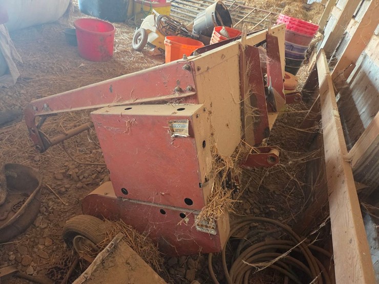 hesston-7500-image-34