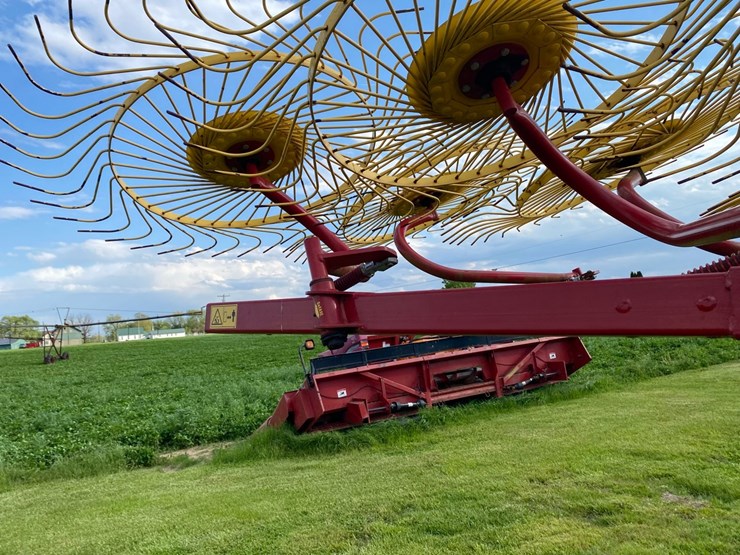 new-holland-pro-rake-image-34