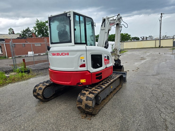 #24032-•-2024-takeuchi-tv350r-excavator-image-13