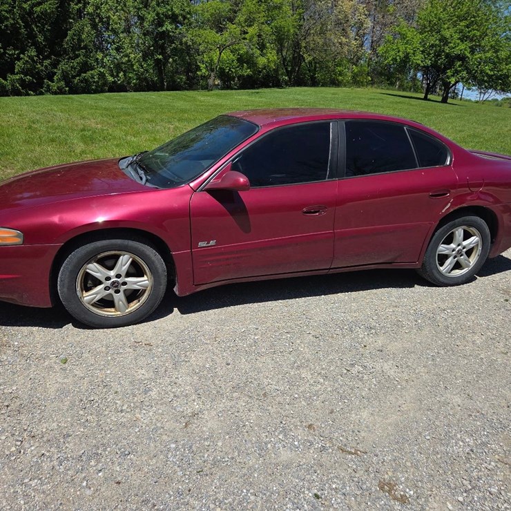 2003 Pontiac Bonneville SLE car