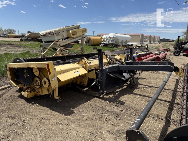 new-holland-2326-image-2