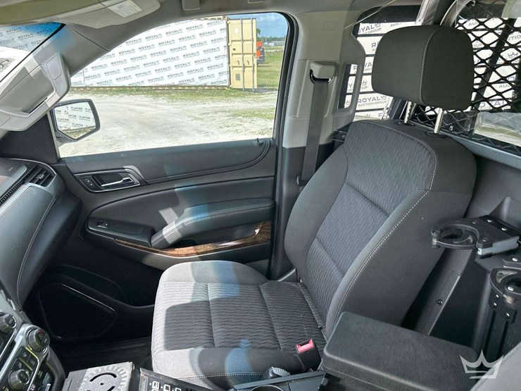2019-chevrolet-tahoe-image-21